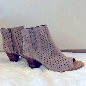 Tom’s booties open toe size 6.5